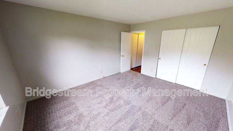 Cozy 2 Bed, 1 Bath with Covered Car Port property image