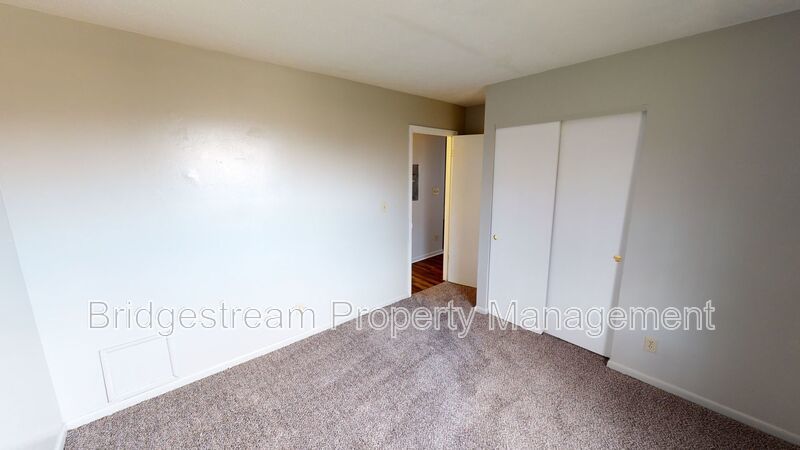 Cozy 2 Bed, 1 Bath with Covered Car Port property image